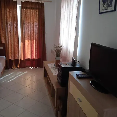Apartment Ana *