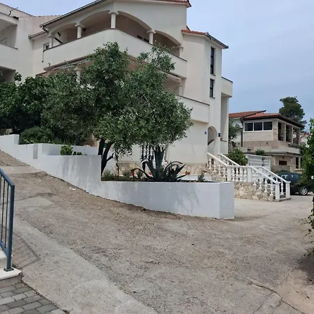 Ana דירה סטומורסקה